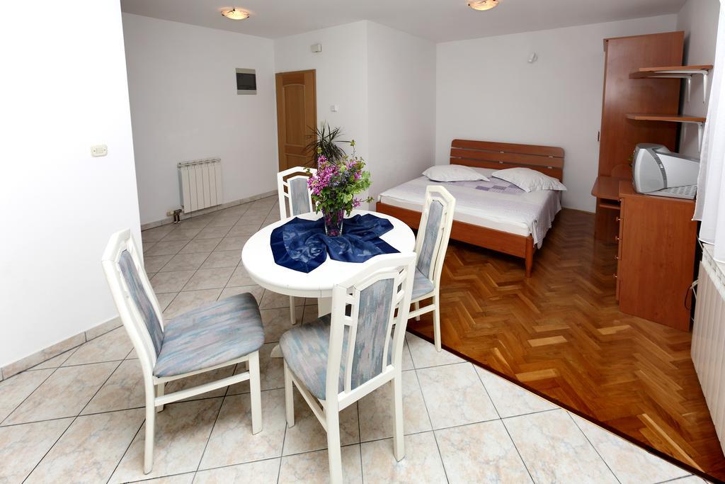 Apartments In Beautiful Split Podstrana Room photo