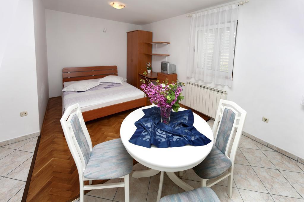 Apartments In Beautiful Split Podstrana Room photo